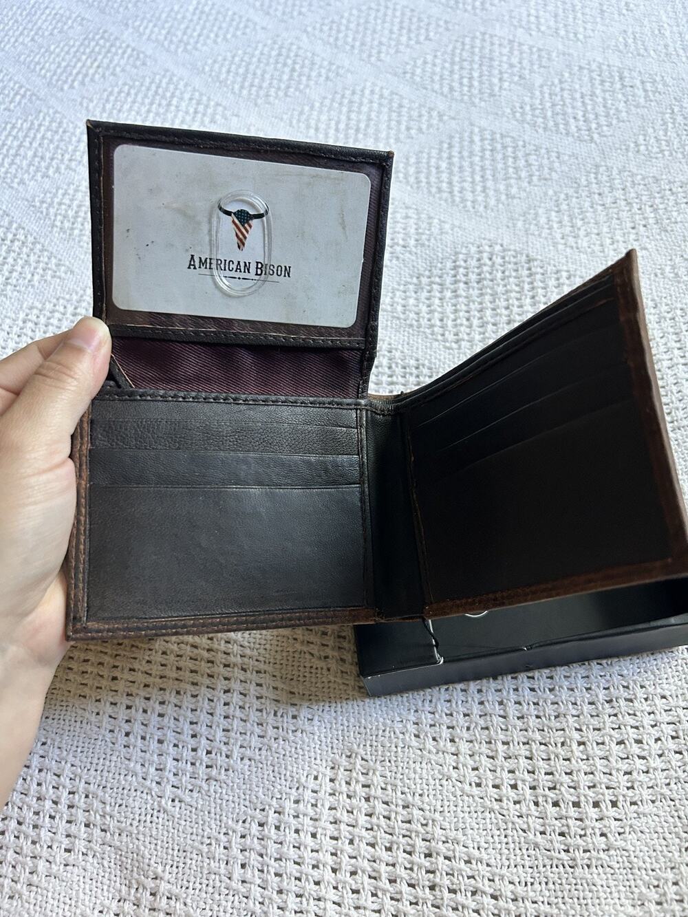 American Bison Men's Leather Bifold Wallet Brown NIB